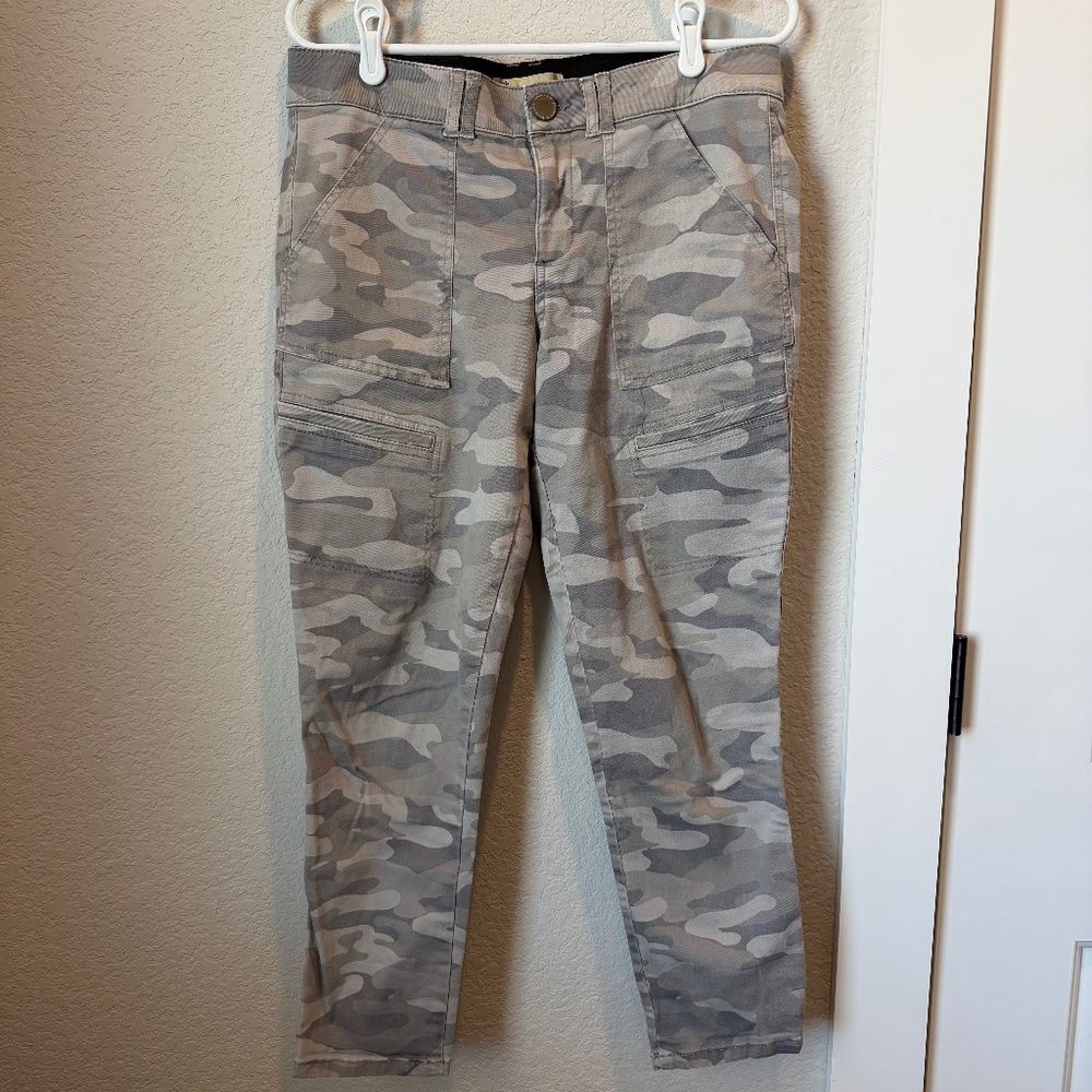 Democracy Grey Camo “Ab” Solution Pants Size 8
